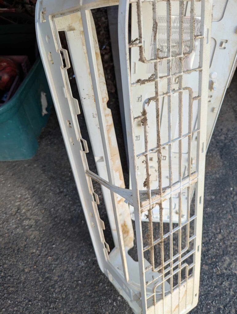 grille-climatiseur-avant-nettoyage.jpg